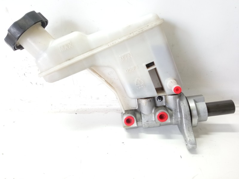 Recambio de bomba freno para hyundai ix35 comfort 2wd referencia OEM IAM 585102S201  