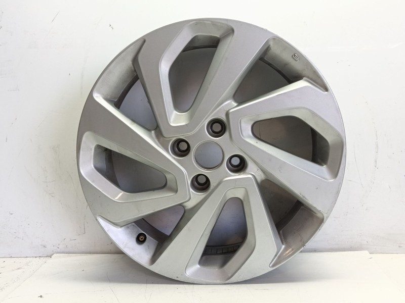 Recambio de llanta para toyota aygo referencia OEM IAM 426110H070  
