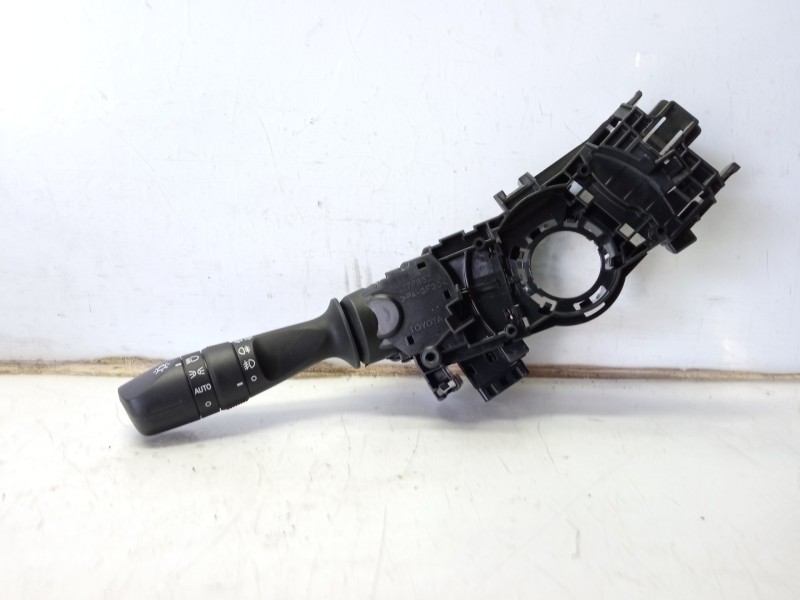 Recambio de mando luces para toyota auris touring sports (e18) hybrid feel! referencia OEM IAM 8465202670  