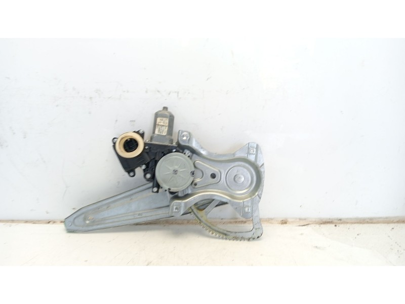 Recambio de elevalunas trasero izquierdo para toyota auris active referencia OEM IAM 6984002430  