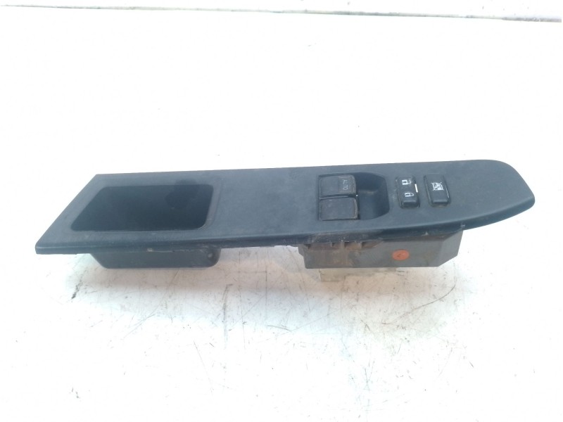 Recambio de mando elevalunas delantero izquierdo para toyota yaris referencia OEM IAM 848200D170  