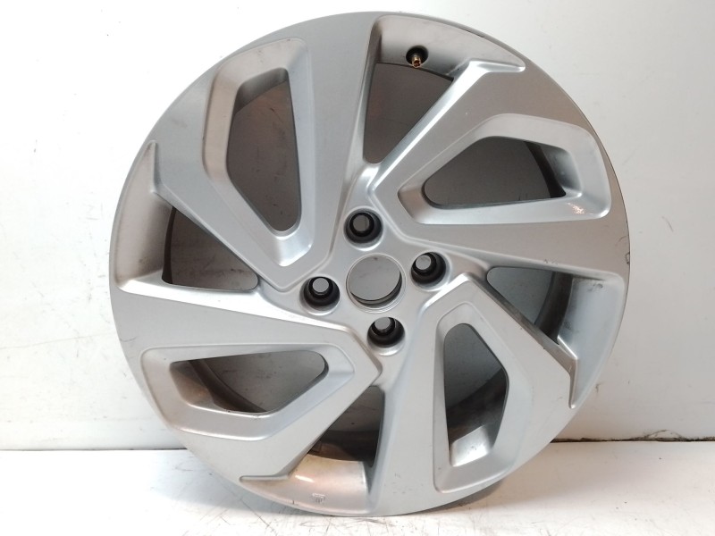 Recambio de llanta para toyota aygo referencia OEM IAM 426110H070  
