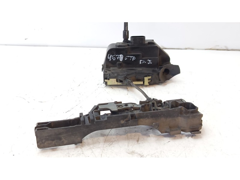 Recambio de cerradura puerta delantera izquierda para renault megane ii berlina 3p referencia OEM IAM 8200086016  