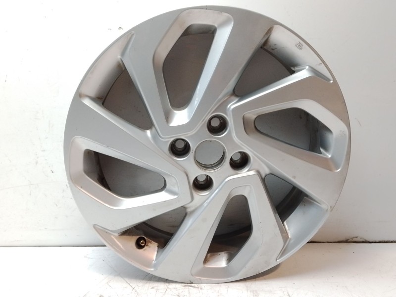 Recambio de llanta para toyota aygo referencia OEM IAM 426110H070  