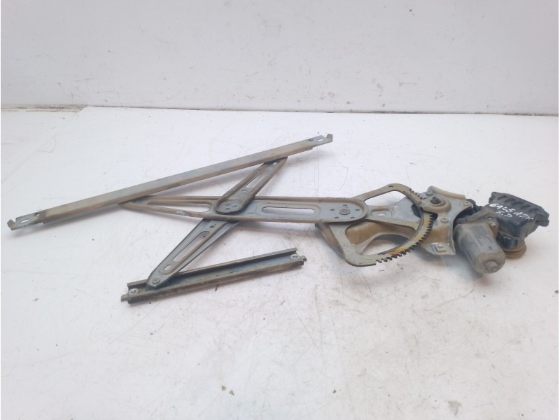 Recambio de elevalunas delantero izquierdo para toyota yaris referencia OEM IAM 698200D440  8570202020
