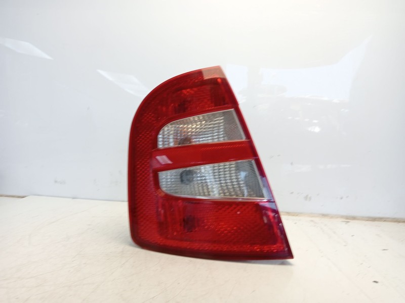 Recambio de piloto trasero izquierdo para skoda fabia i (6y2) 1.4 referencia OEM IAM 6Y6945111B  