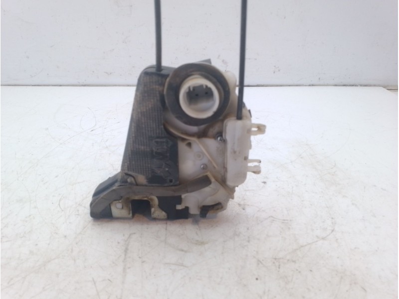 Recambio de cerradura puerta trasera izquierda para toyota yaris referencia OEM IAM 690600D310  
