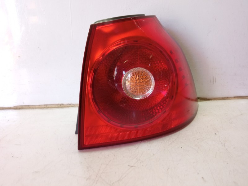 Recambio de piloto trasero derecho para volkswagen golf v berlina (1k1) conceptline (e) referencia OEM IAM 1K6945112C 1K6945096J