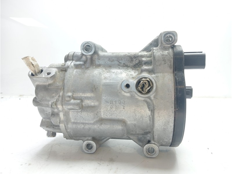 Recambio de compresor aire acondicionado para toyota yaris hybrid active referencia OEM IAM 88370K0010 0424000741 