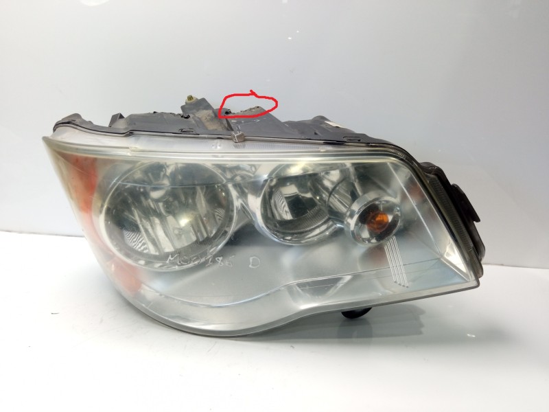 Recambio de faro derecho para chrysler grand voyager referencia OEM IAM 05113336AE  