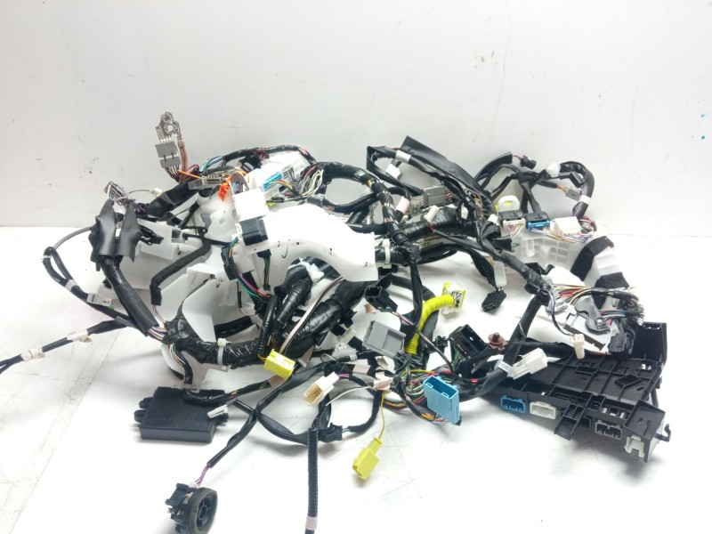 Recambio de modulo electronico para toyota yaris cross (mxp_) 1.5 (mxpb10) referencia OEM IAM 821180DB71  