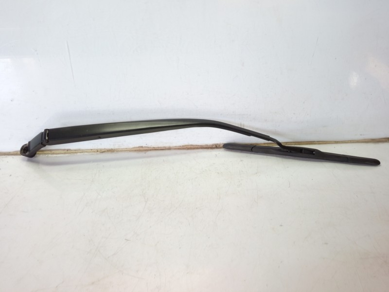 Recambio de brazo limpia delantero derecho para toyota auris touring sports (e18) hybrid feel! referencia OEM IAM 8521102300  