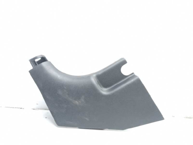 Recambio de moldura para kia ceed business referencia OEM IAM 85825J7000  