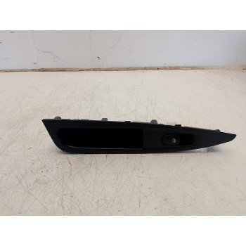 MANDO ELEVALUNAS TRASERO IZQUIERDO 829614EA0AX 