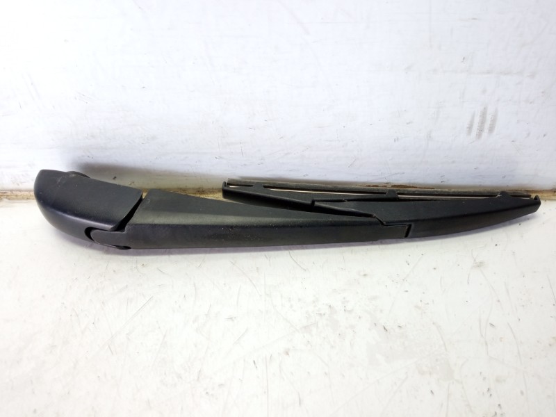Recambio de brazo limpia trasero para toyota auris touring sports (e18) hybrid feel! referencia OEM IAM   