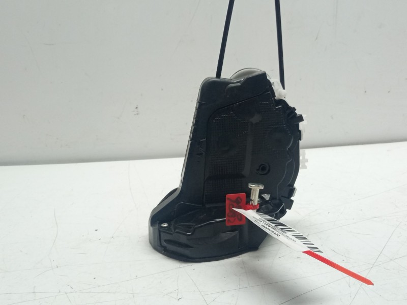 Recambio de cerradura puerta trasera derecha para toyota yaris cross (mxp_) 1.5 (mxpb10) referencia OEM IAM 69050K0030  