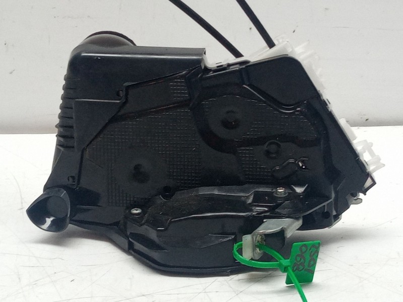 Recambio de cerradura puerta delantera izquierda para toyota yaris cross (mxp_) 1.5 (mxpb10) referencia OEM IAM 69040K0040  