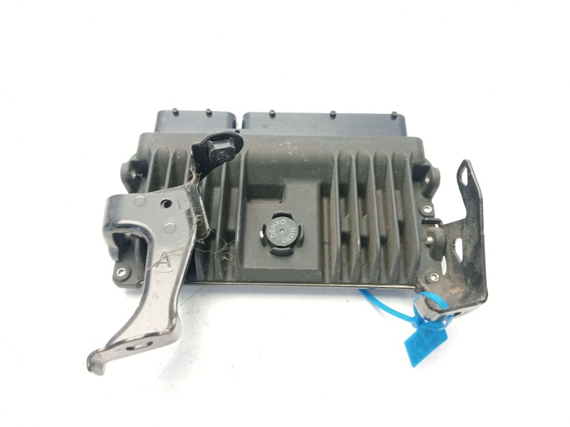 Recambio de centralita motor uce para toyota yaris referencia OEM IAM 89661K0082  