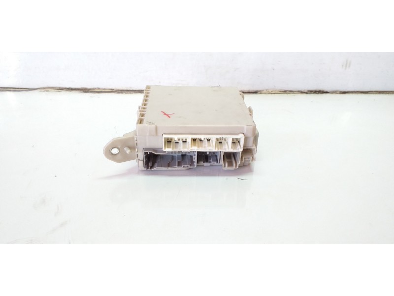 Recambio de caja reles / fusibles para lexus ls (usf4/uvf4) 460 referencia OEM IAM 8273050150 744099380W 