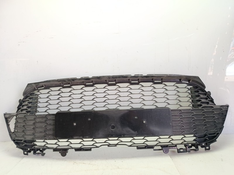 Recambio de rejilla paragolpes delantero para toyota corolla (e21) referencia OEM IAM 5311202B10  