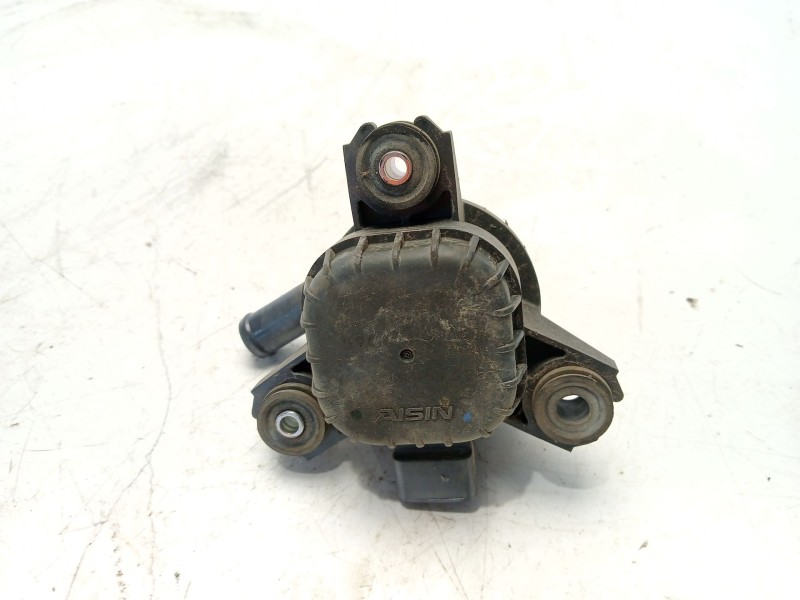 Recambio de bomba agua para toyota yaris 1.5 16v cat referencia OEM IAM G904052010  