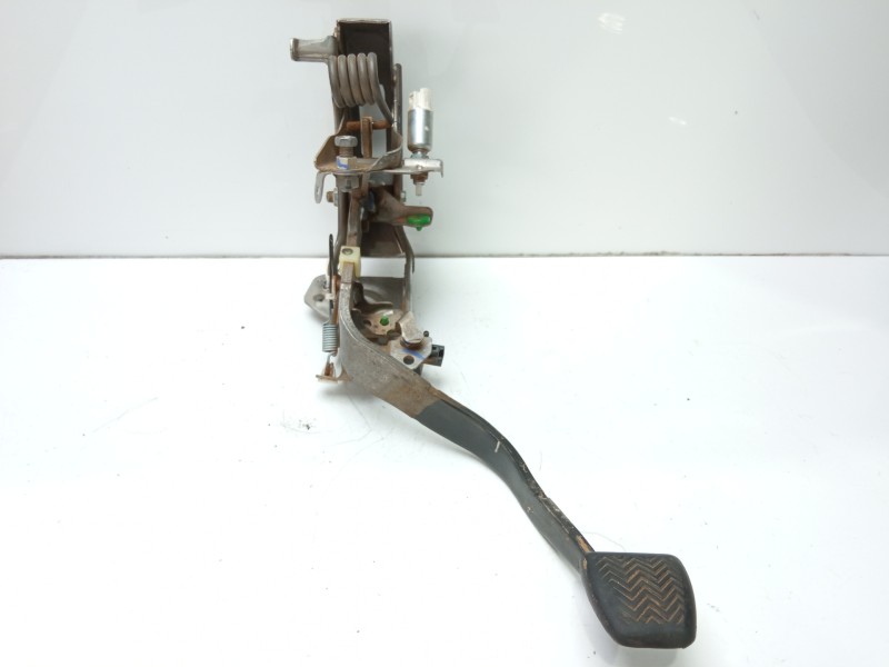 Recambio de pedal embrague para toyota hilux (kun) 2.5 turbodiesel referencia OEM IAM 31301KK080  