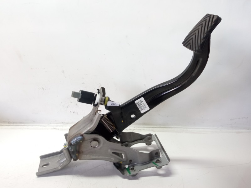 Recambio de pedal freno para hyundai ix35 comfort 2wd referencia OEM IAM 328002S005  