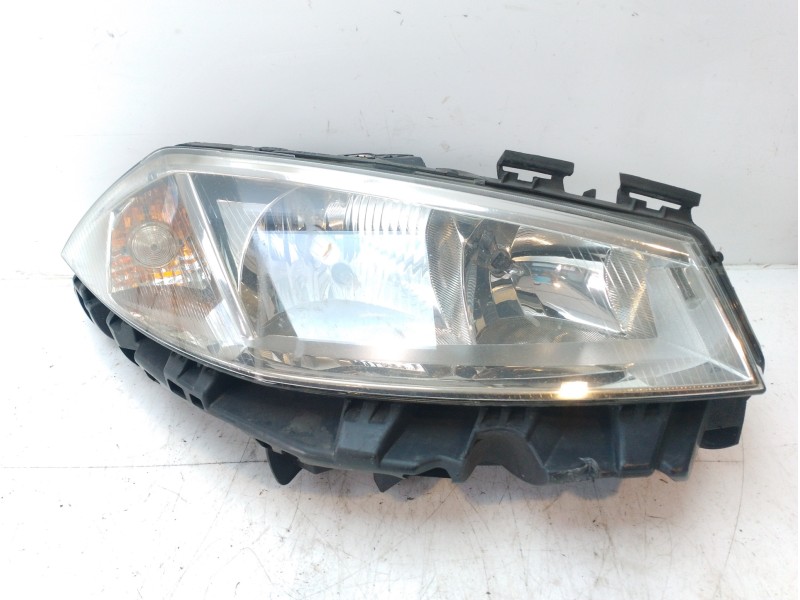 Recambio de faro derecho para renault megane ii berlina 3p confort authentique referencia OEM IAM 260108053R  