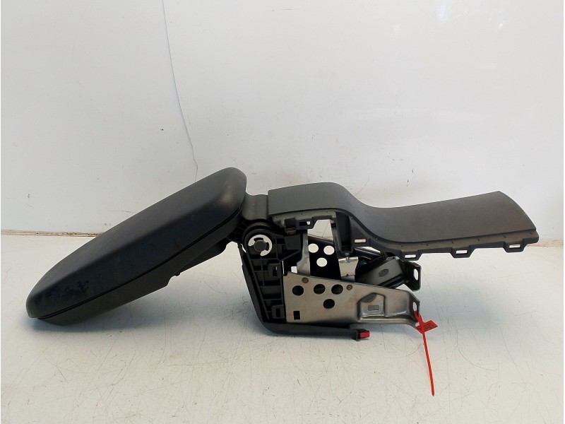 Recambio de apoyabrazos central para toyota yaris cross (mxp_) 1.5 (mxpb10) referencia OEM IAM 58905K0020C1  