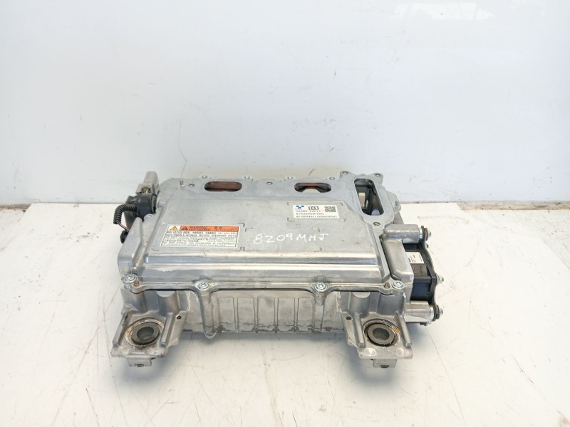 Recambio de transformador de tensión para toyota yaris active referencia OEM IAM G92B052011  