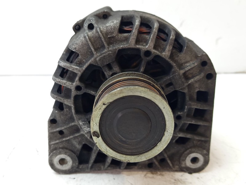 Recambio de alternador para renault kangoo (f/kc0) referencia OEM IAM 7701477001 8200022774 14V 64/123A