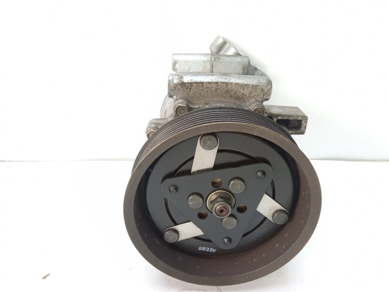 Recambio de compresor aire acondicionado para renault clio iii 1.2 16v referencia OEM IAM 8200357173  
