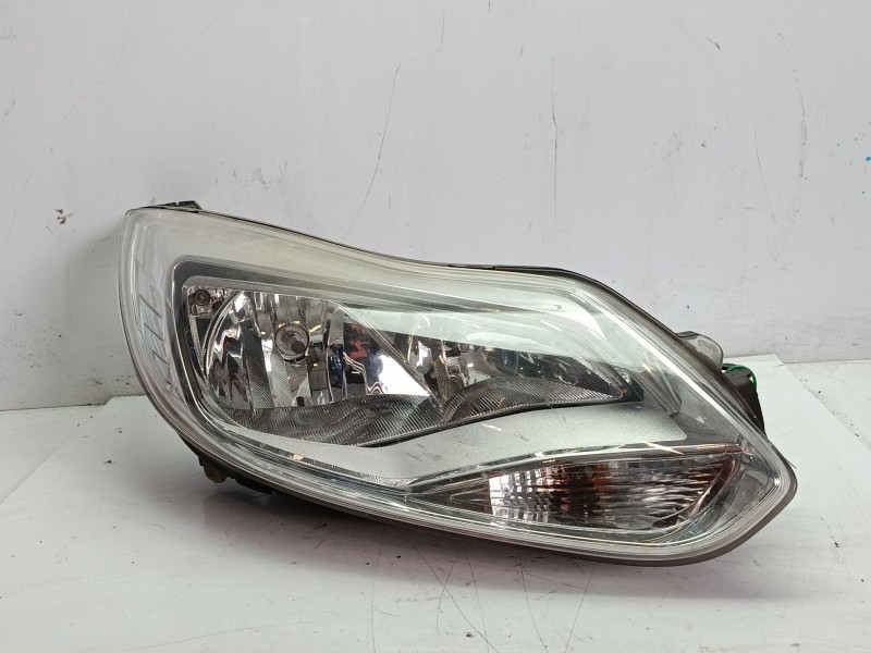 Recambio de faro derecho para ford focus turn. (cb8) titanium referencia OEM IAM 1873925  