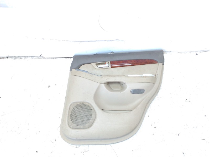 Recambio de guarnecido puerta trasera derecha para toyota land cruiser (j12) 3.0 turbodiesel referencia OEM IAM 6763060770A0  