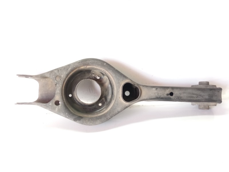 Recambio de brazo suspension inferior trasero derecho para hyundai ix35 comfort 2wd referencia OEM IAM 552203U800  