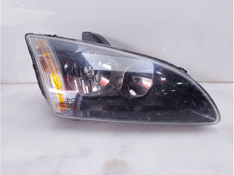 Recambio de faro derecho para ford focus berlina (cap) 2.0 tdci cat referencia OEM IAM 1480979  