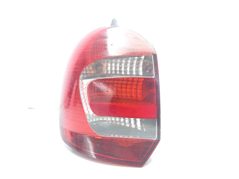 Recambio de piloto lateral izquierdo para renault grand modus dynamique referencia OEM IAM 8200658411  