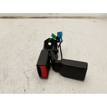 ENGANCHE CINTURON TRASERO DERECHO A1768600469 