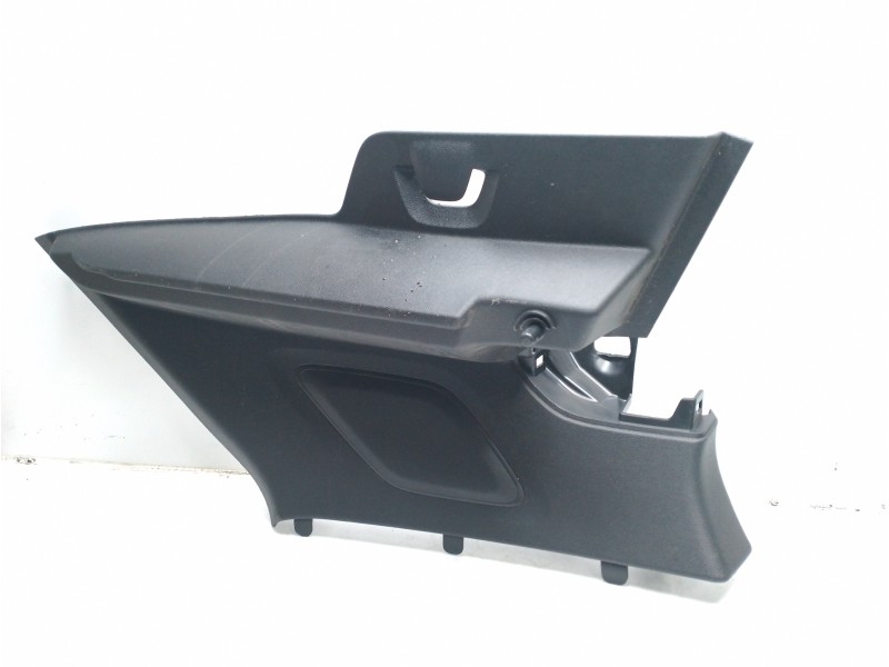 Recambio de molduras traseras para volvo xc 40 business plus awd referencia OEM IAM 32244155  