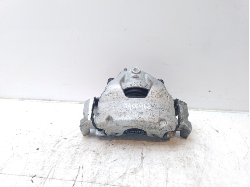 Recambio de pinza freno delantera izquierda para toyota yaris hybrid active referencia OEM IAM 47750K0030  