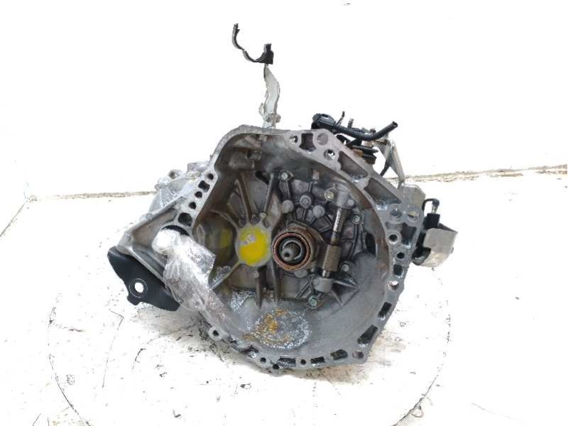 Recambio de caja cambios para toyota yaris active referencia OEM IAM 331110D030  