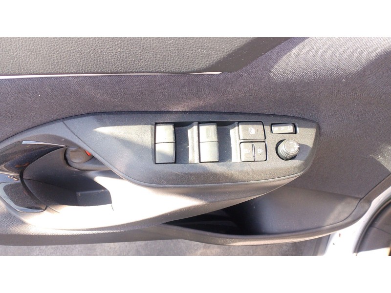 Recambio de mando elevalunas delantero izquierdo para toyota yaris cross (mxp_) 1.5 hybrid (mxpj10) referencia OEM IAM 840400255