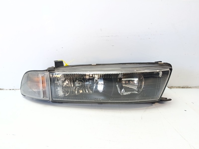 Recambio de faro derecho para mitsubishi galant viii (ea_) 2.5 v6 24v (ea5a) referencia OEM IAM MR476870  