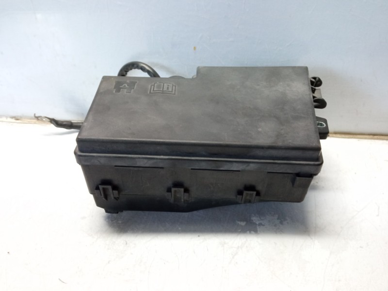 Recambio de caja reles / fusibles para ford focus c-max (cap) ambiente (d) referencia OEM IAM 3M5T14K733  