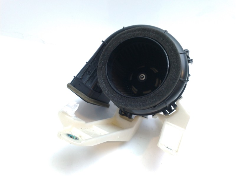 Recambio de ventilador calefaccion para toyota yaris referencia OEM IAM G9230K0021  