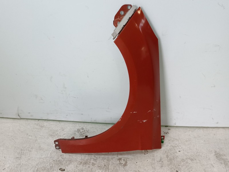 Recambio de aleta delantera izquierda para ford focus turn. (cb8) titanium referencia OEM IAM 2171304  