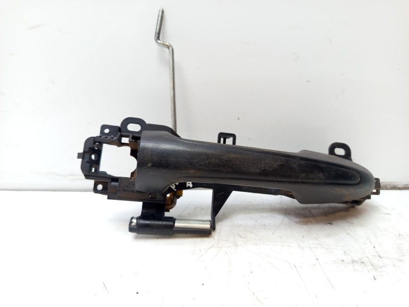 Recambio de maneta exterior delantera izquierda para toyota hilux (kun) 2.5 turbodiesel referencia OEM IAM 692020K070  