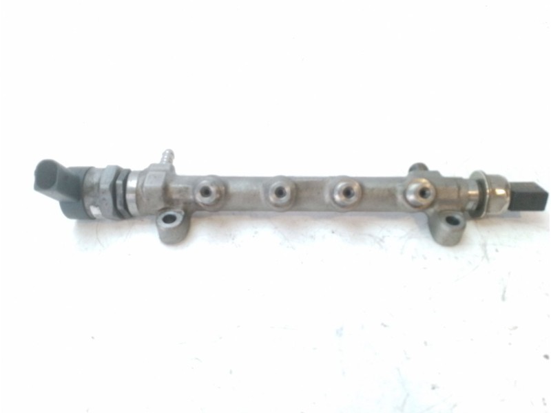 Recambio de rampa inyectora para seat leon st (5f8) style plus referencia OEM IAM 057130764AB  
