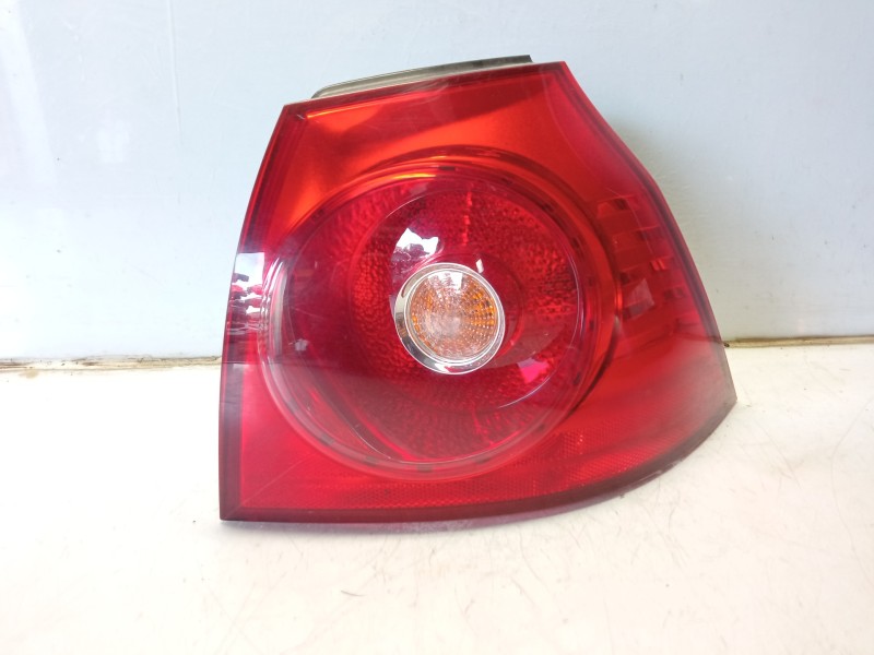 Recambio de piloto trasero derecho para volkswagen golf v berlina (1k1) conceptline (e) referencia OEM IAM 1K6945112C 1K6945096J