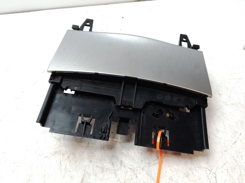Recambio de cenicero para mercedes-benz clase e coupé (c207) e 350 cdi (207.322) referencia OEM IAM A2046801350  